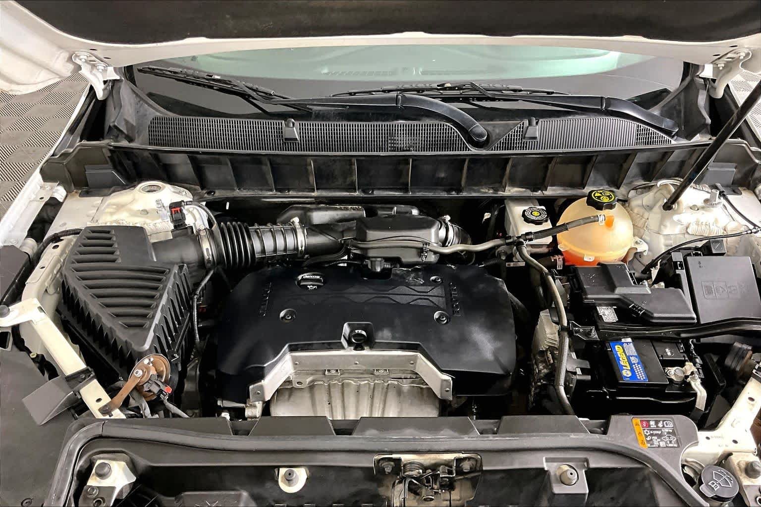 Used 2019 Summit White GMC SLE image 29