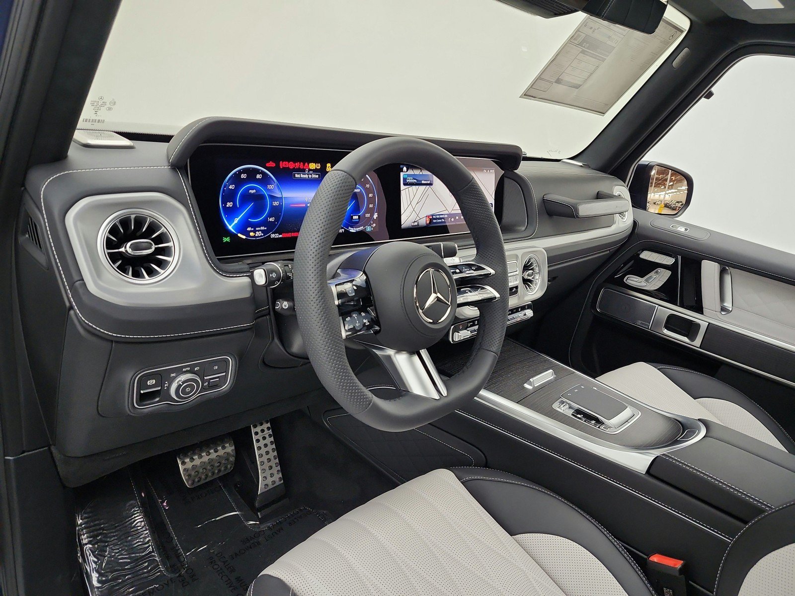 New 2027 MANUFAKTUR Exclusive Brilliant Blue Magno Mercedes-Benz G 580e SUV image 30