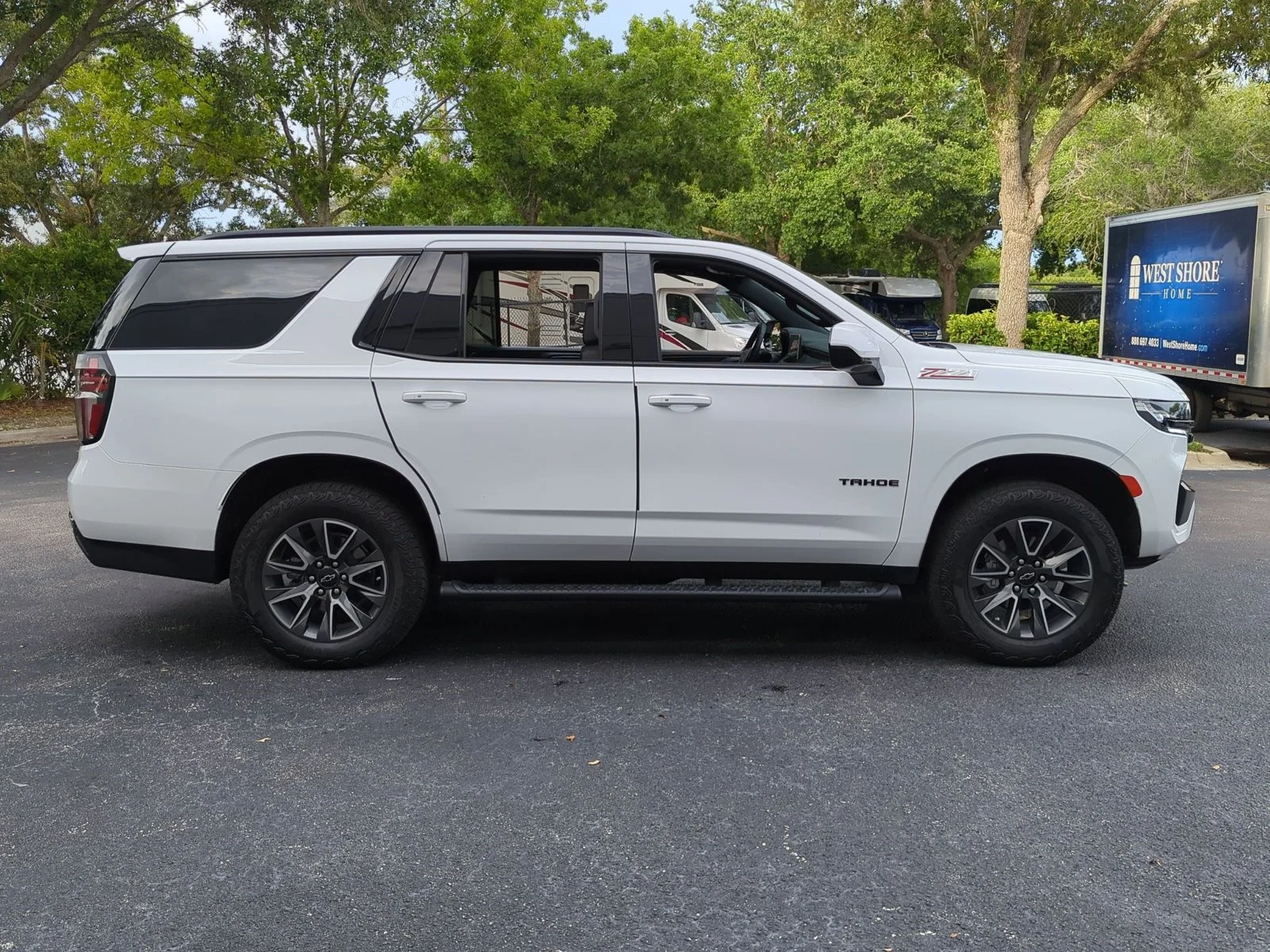 Used 2024 Summit White Chevrolet Z71 image 4