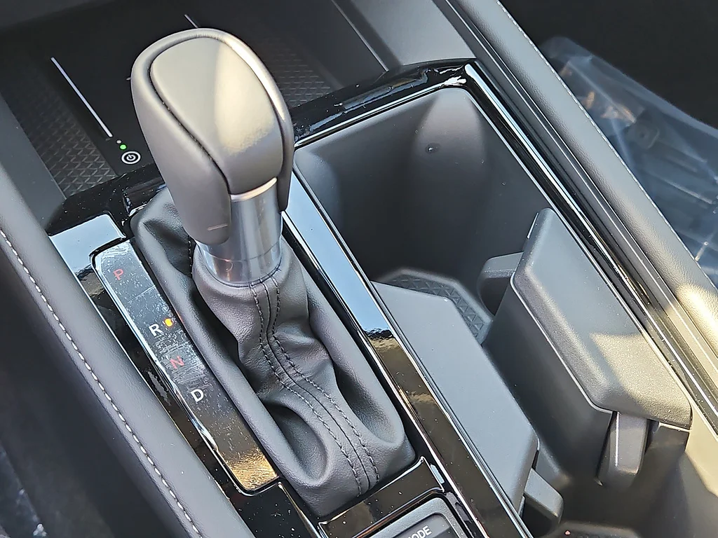 New 2026 Platinum White Pearl Honda Touring image 16