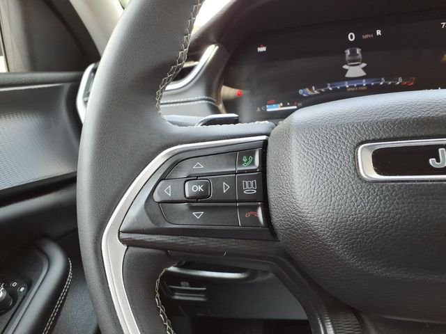 Used 2023 White Jeep Laredo image 24