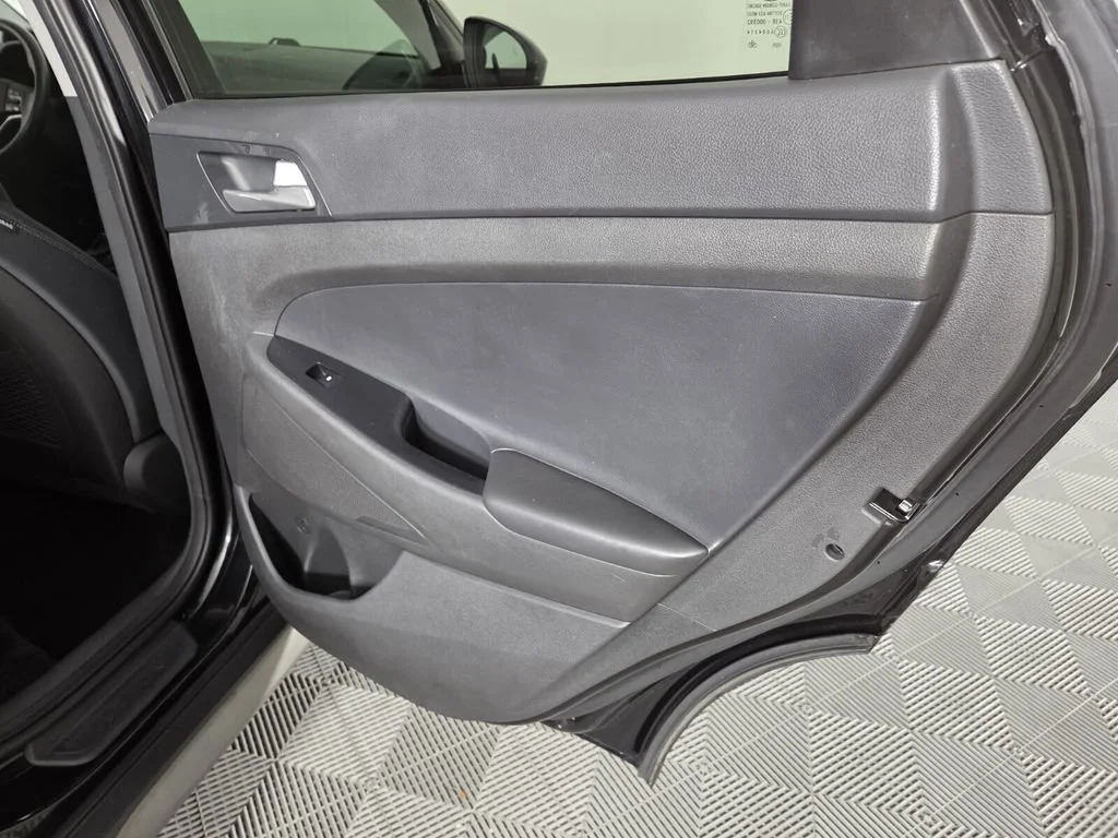 Used 2019 Black Noir Pearl Hyundai SEL image 31