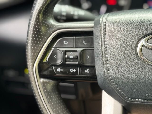 Used 2022 Midnight Black Metallic Toyota SR5 image 23