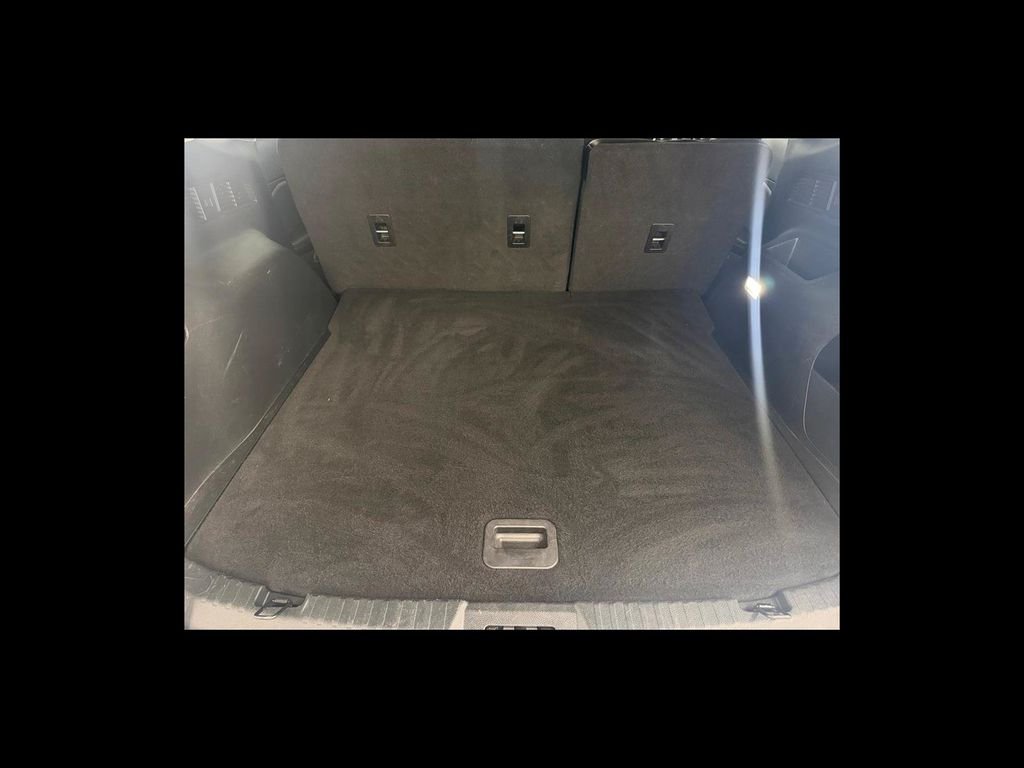 Used 2019 Silver Ford SEL image 20
