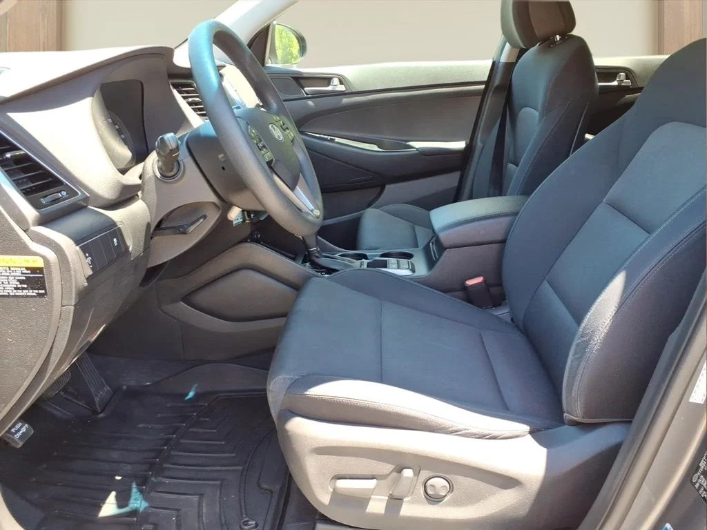 Used 2017 Gray Hyundai SE image 15
