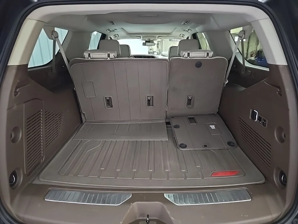 Used 2023 Titanium GMC Denali image 12