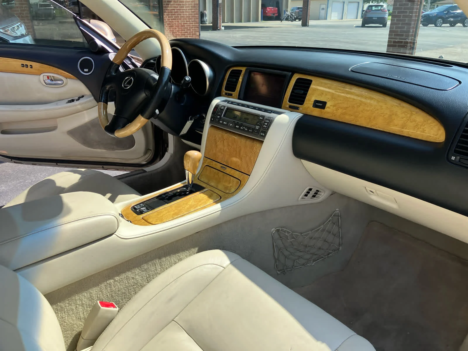 Used 2004 Egyptian Sand Pearl Lexus  image 20