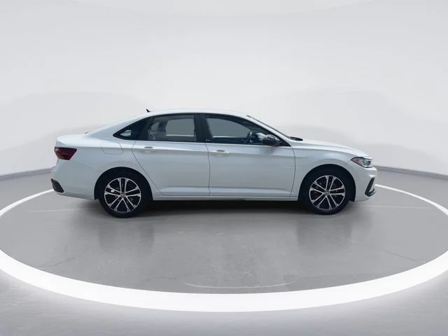 Used 2025  Volkswagen 1.5T Sport image 9