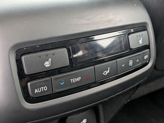 Used 2022 Black Hyundai SEL image 25