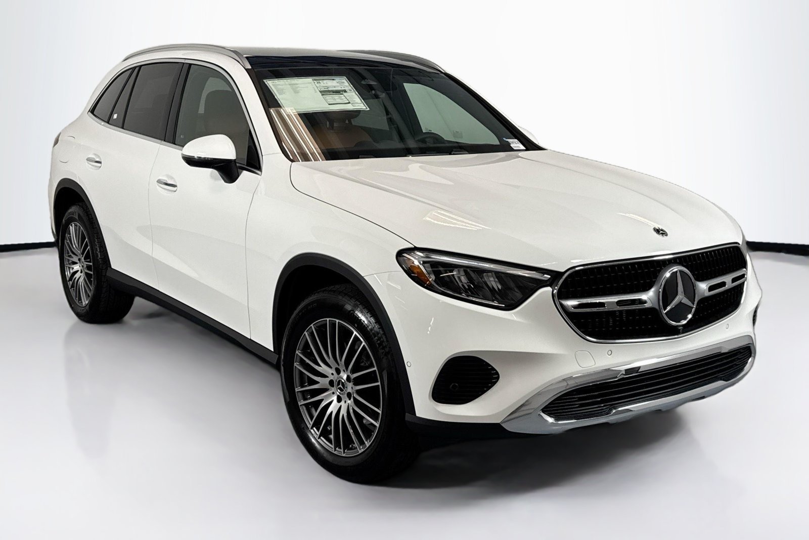 New 2026 Polar White Mercedes-Benz GLC 300 image 3