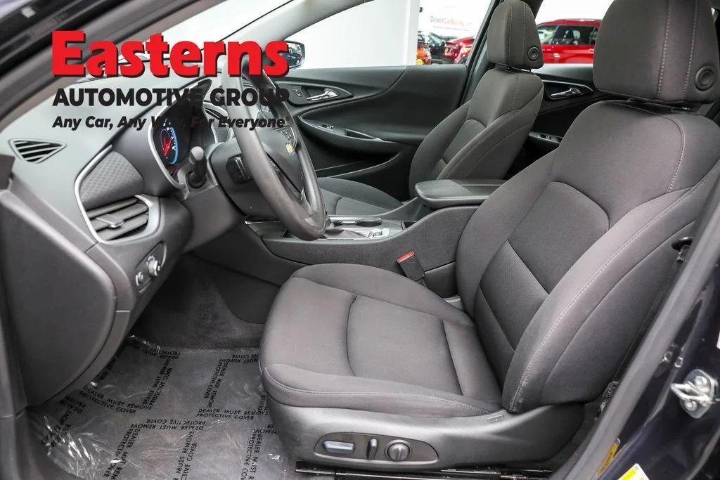 Used 2023 Gray Chevrolet LT image 13