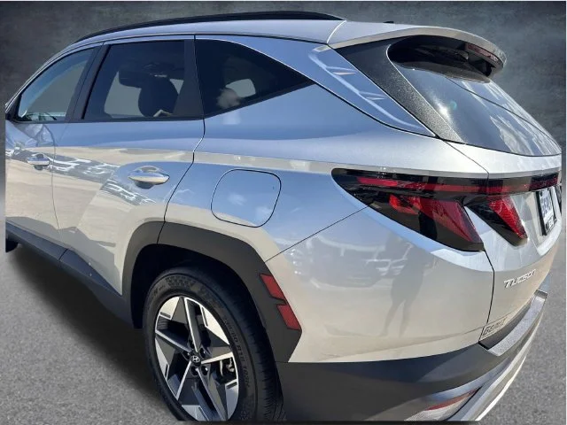 Used 2025 Silver Hyundai SEL image 16