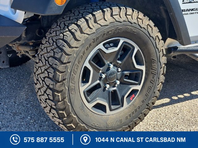 Used 2015 White Jeep Unlimited Sport image 4