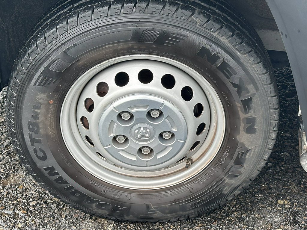 Used 2025 White Ram Base image 34