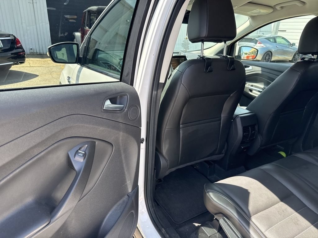 Used 2013 White Platinum Ford SEL image 24