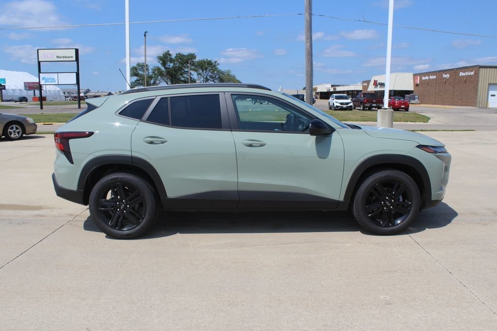 New 2026 Cacti Green Chevrolet ACTIV image 2