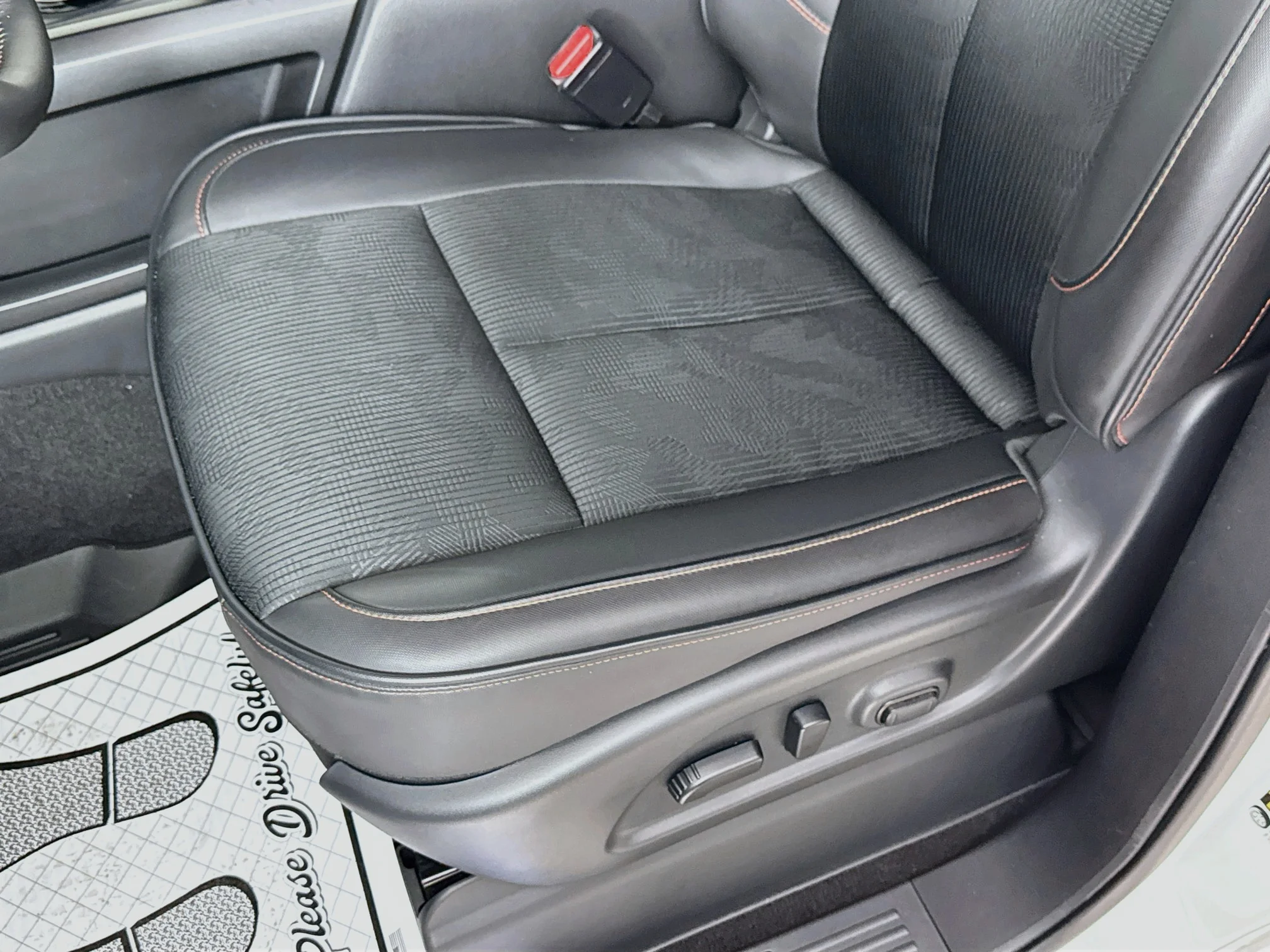 Used 2024 Glacier White Nissan PRO-4X image 20