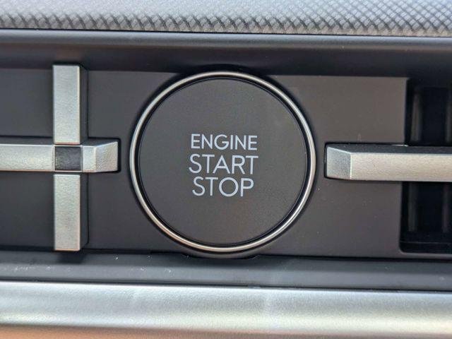 New 2026 White Hyundai SEL FWD image 32