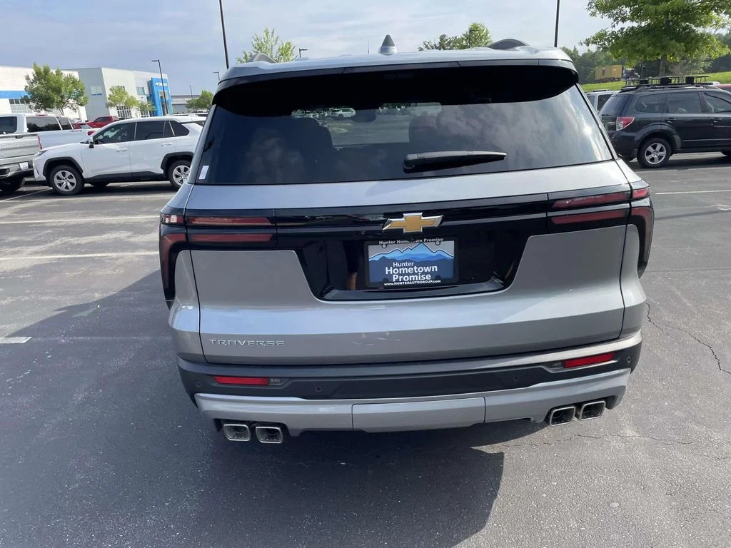New 2026 Sterling Gray Metallic Chevrolet FWD LT image 5