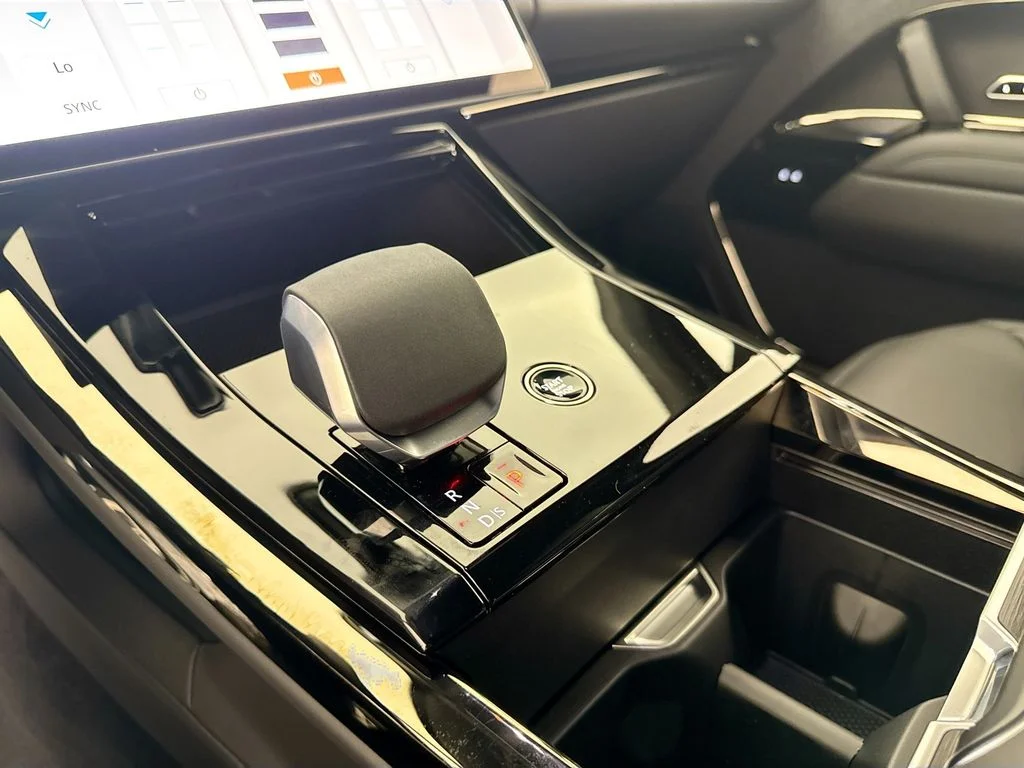 New 2026 Sunset Gold Land Rover Autobiography image 17