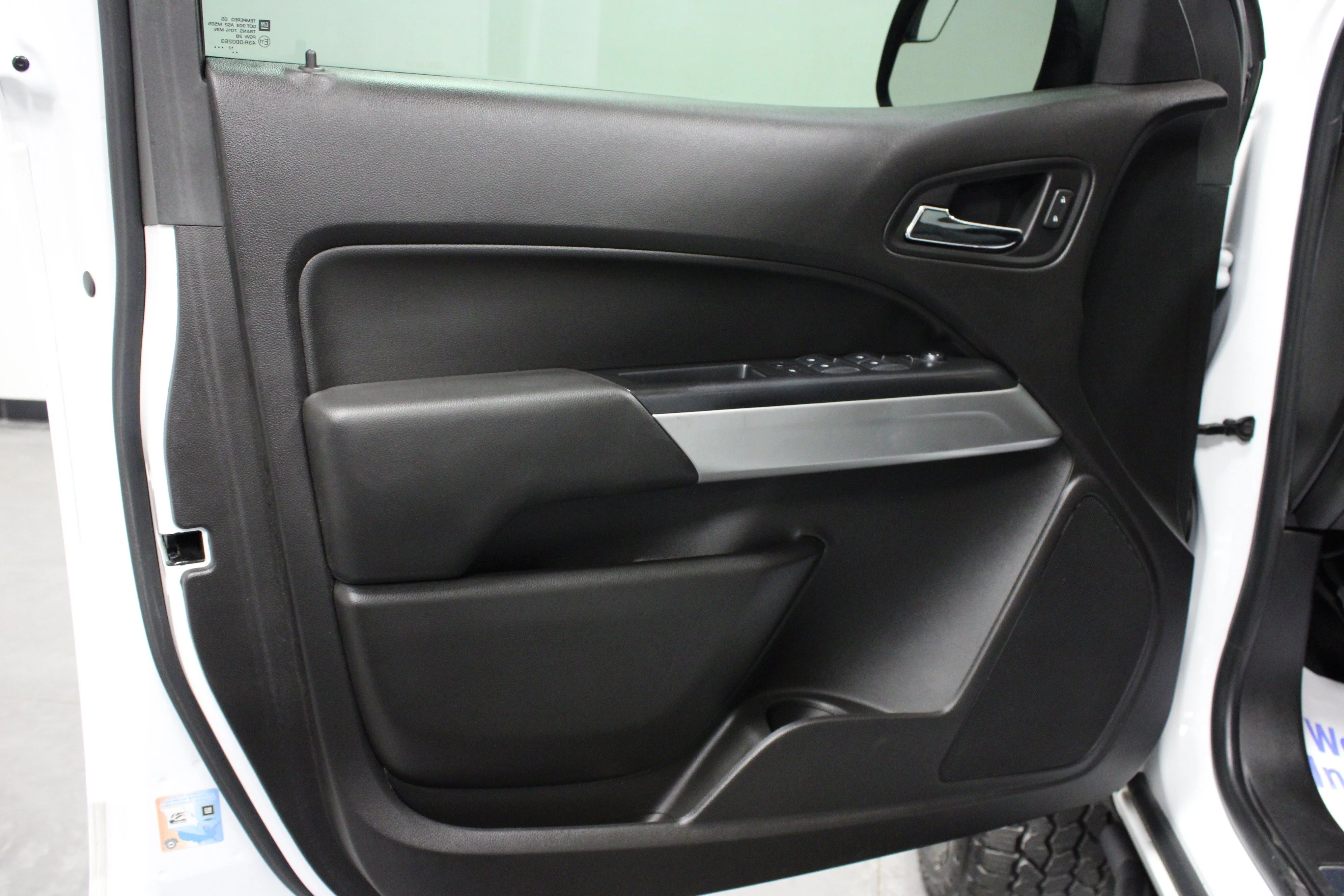 Used 2018 SUMMIT WHITE Chevrolet 4WD ZR2 image 11