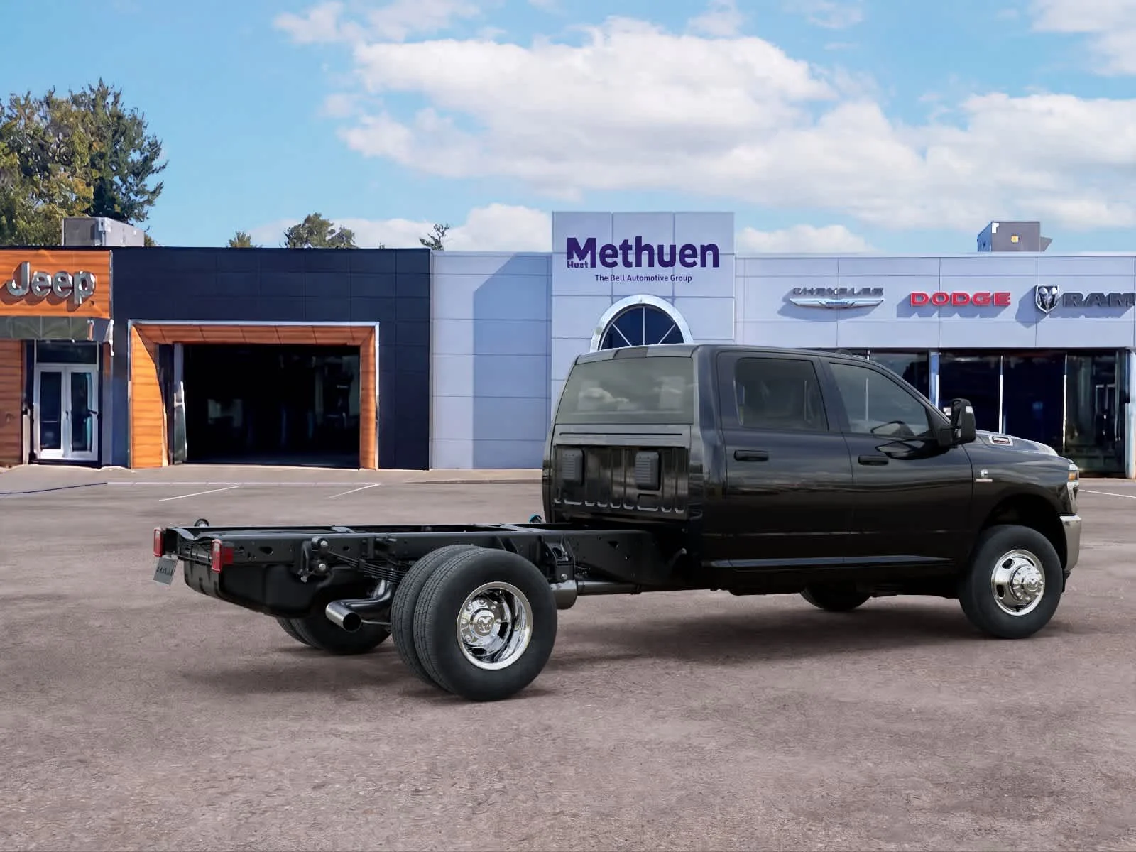New 2026 Diamond Black Crystal Pearlcoat Ram Tradesman image 4