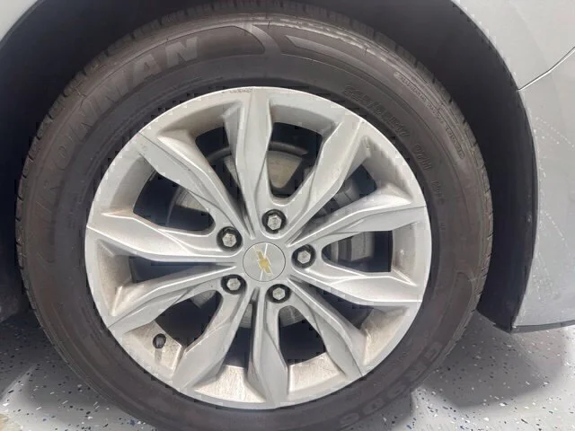 Used 2025 Gray Chevrolet LT image 4