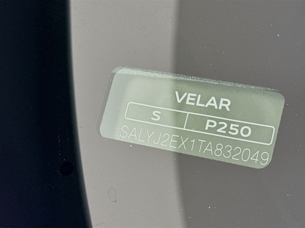 Used 2026 Fuji White Land Rover S image 32