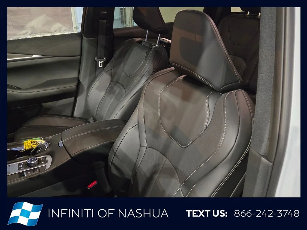 New 2027 RADIANT WHITE INFINITI Luxe AWD image 7