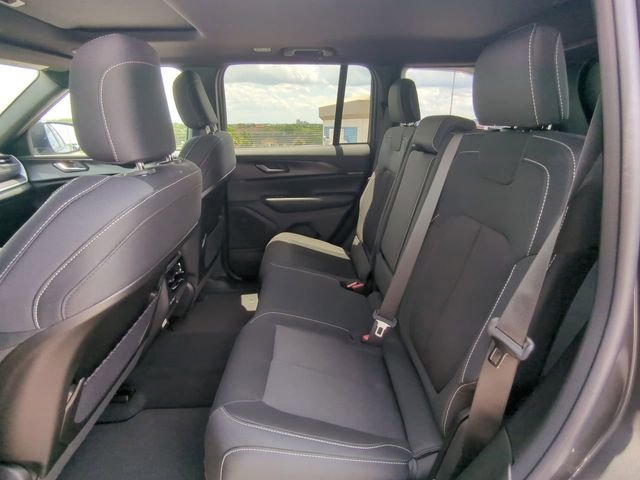 New 2026 Baltic Gray Metallic Clear-Coat Exterior Paint Jeep Laredo X image 16