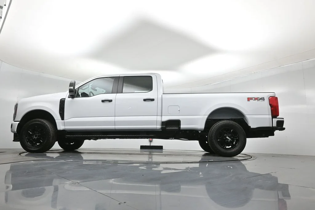New 2026 Oxford White Ford XL image 46