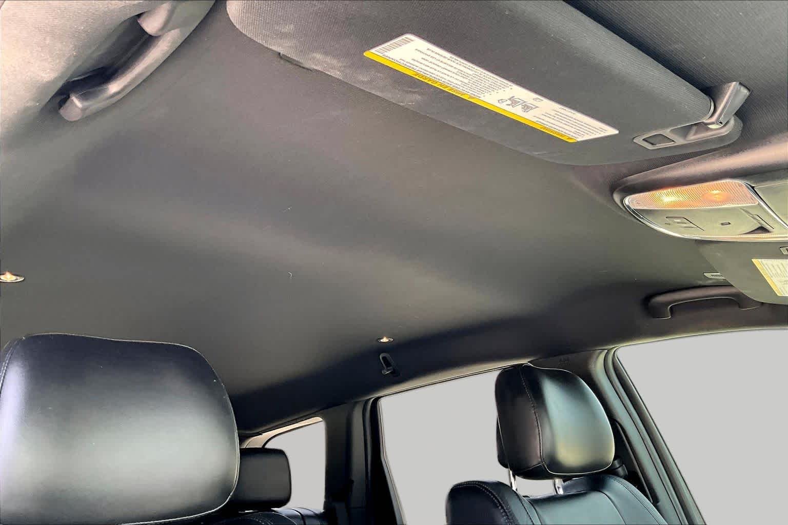 Used 2018 Granite Crystal Metallic Clearcoat Jeep Limited image 12