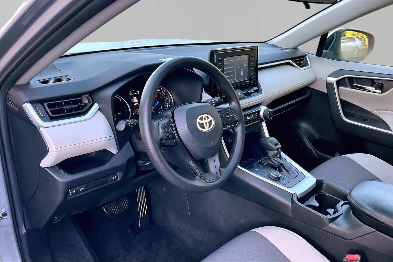 Used 2021 Silver Sky Metallic Toyota Hybrid XLE image 18