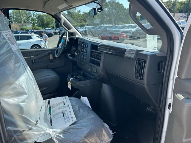 2025 Chevrolet Express Cargo Work Van - Photo 9