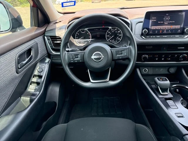 Used 2023 Red Nissan S image 13