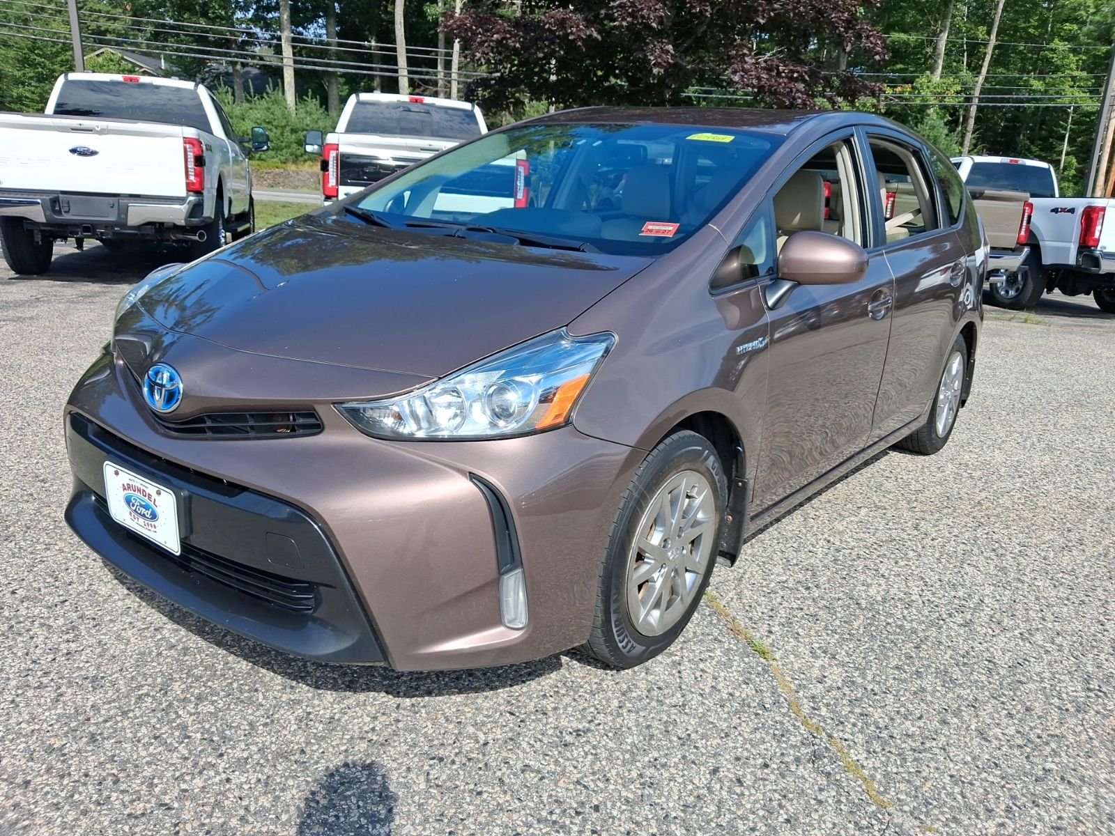 2017 Toyota Prius v Four FWD