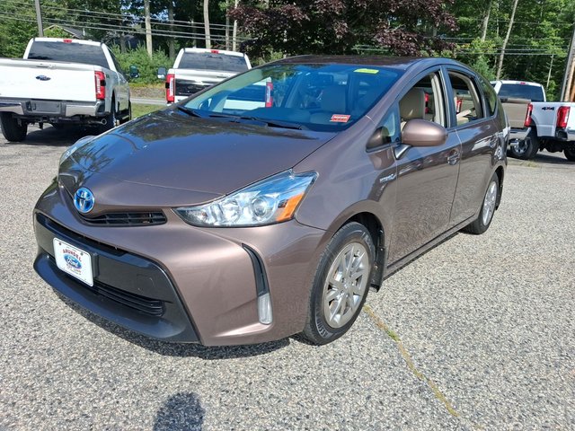 2017 Toyota Prius v Four