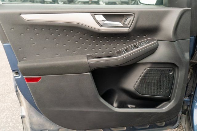 Used 2020 Blue Metallic Ford SE image 17