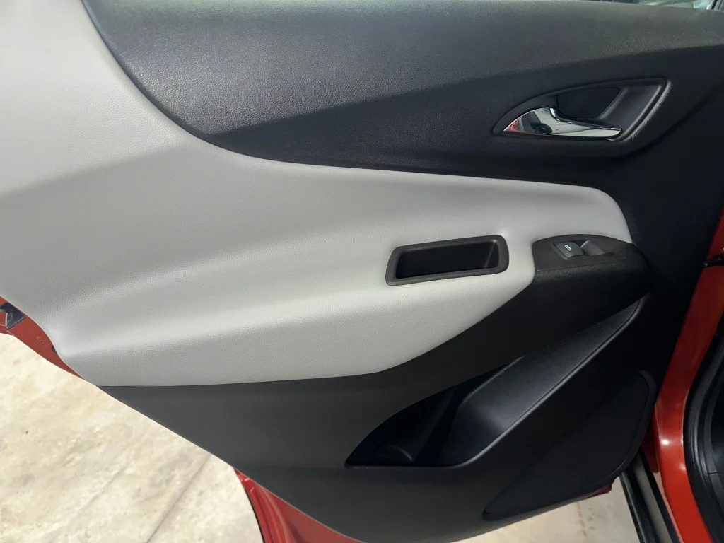 2020 Chevrolet Equinox LS - Photo 16
