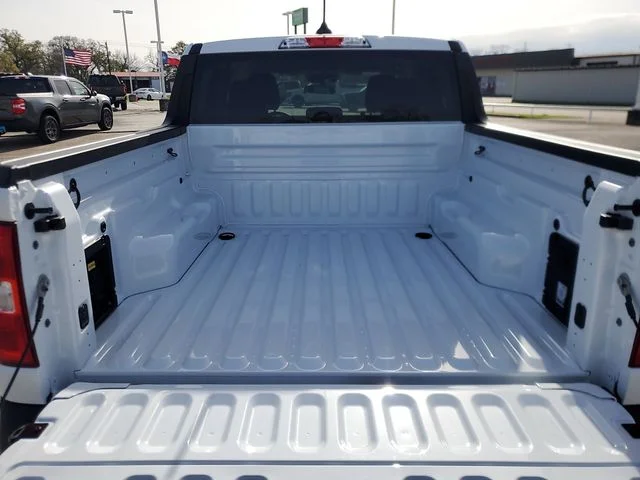 New 2026 Oxford White Ford XLT image 5