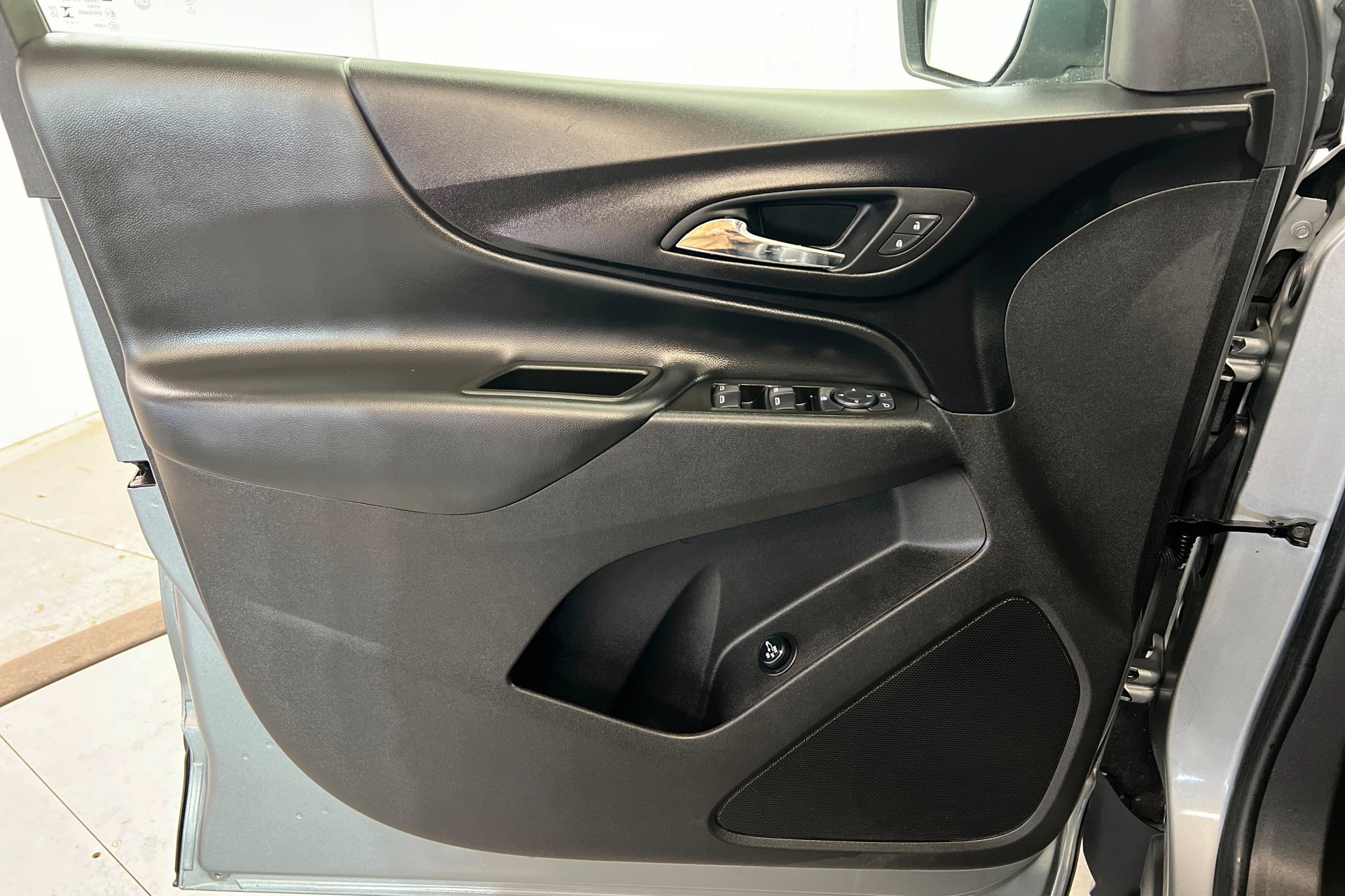Used 2024 Sterling Gray Metallic Chevrolet LT image 15