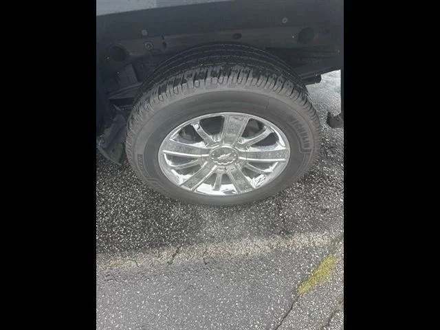 Used 2018 Gray Chevrolet High Country image 34