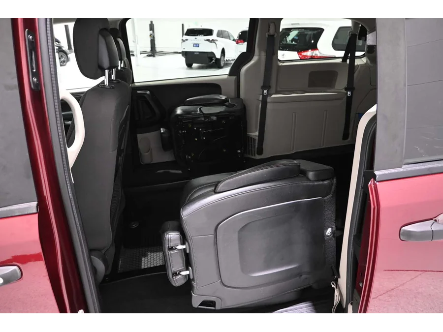 Used 2019 RED Dodge SE Handicap Mobility Van image 26