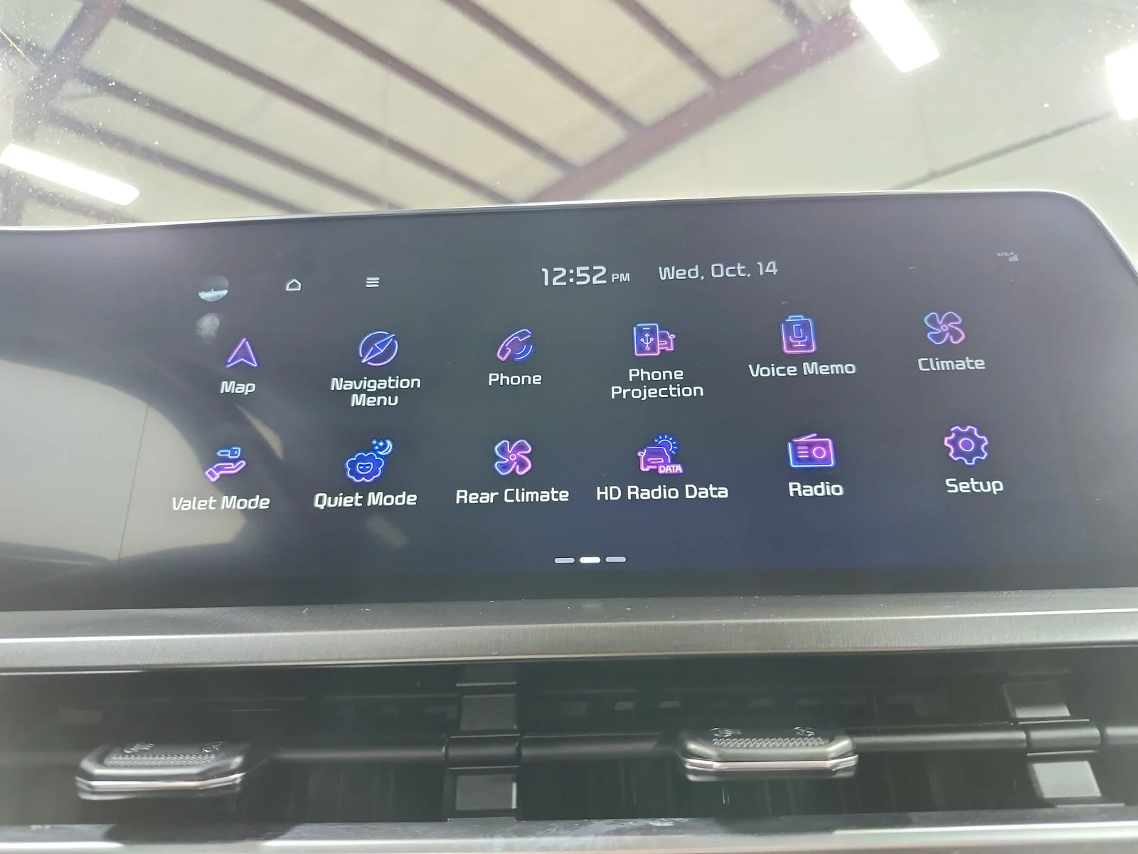 Used 2025  Kia S image 31