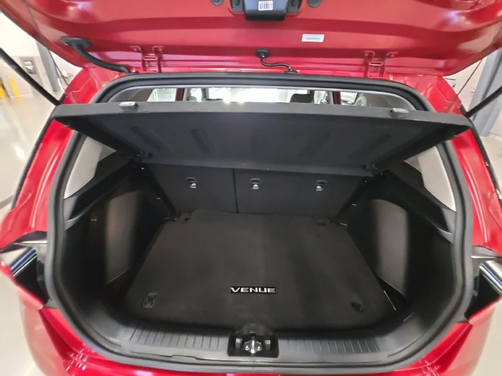 Used 2025 Red Hyundai Limited image 29