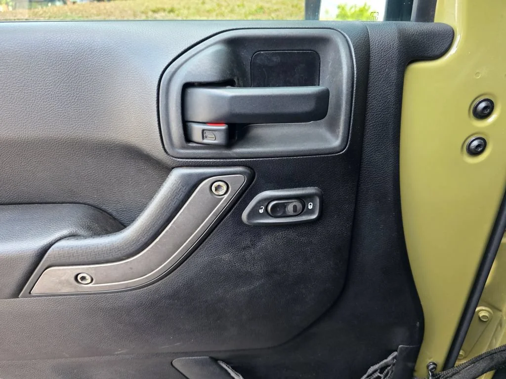 Used 2013 Green Jeep Sport image 15