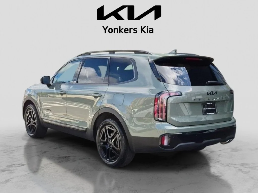 Used 2025 Green Kia SX-Prestige X-Line image 11