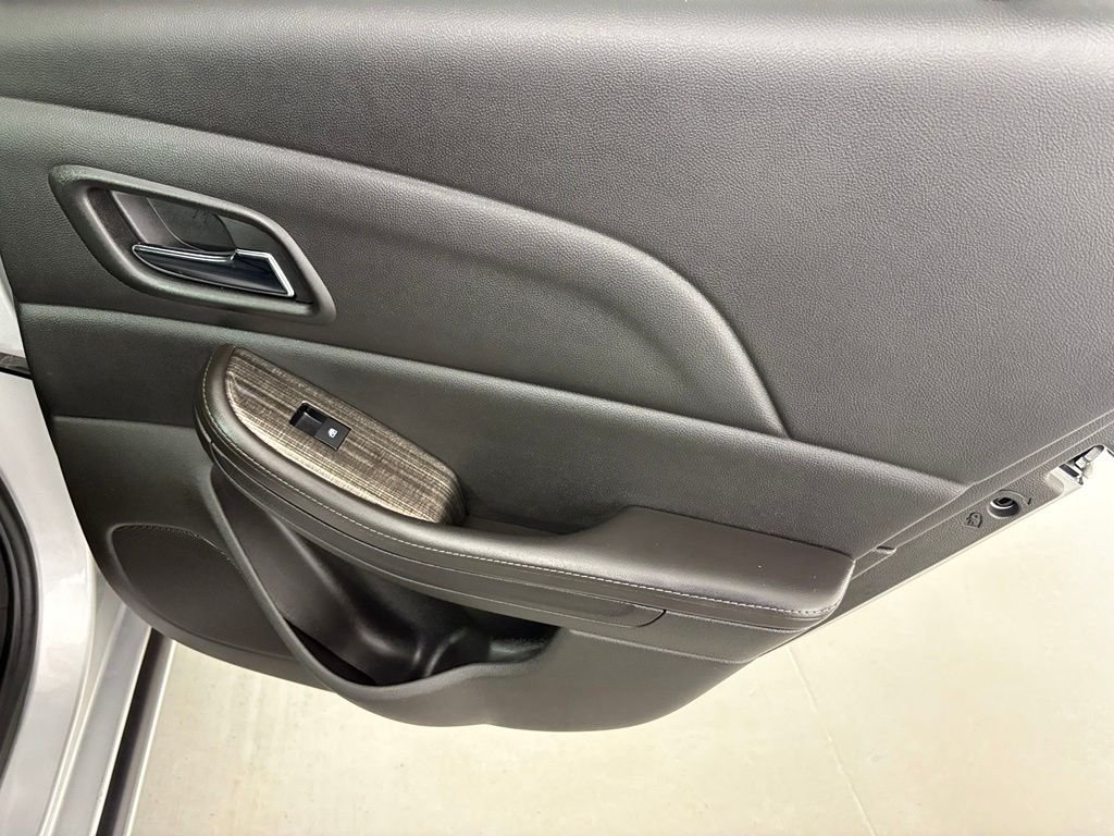 Used 2015 Silver Chevrolet LT image 36