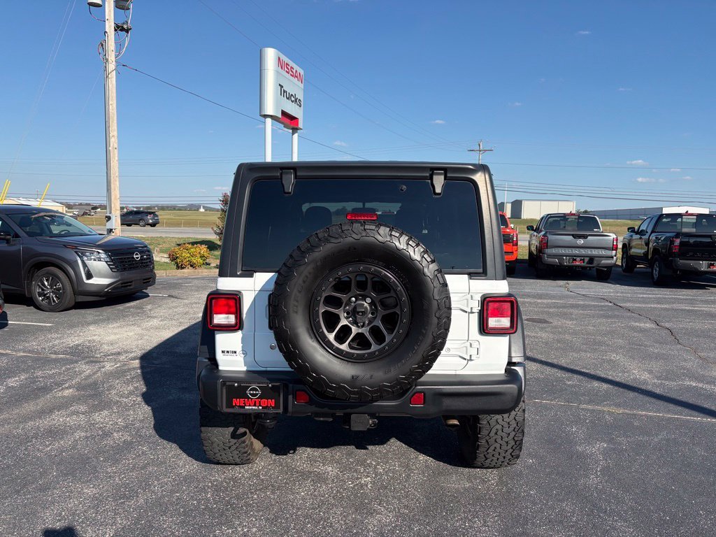 Used 2018 White Jeep Unlimited Sport S image 8