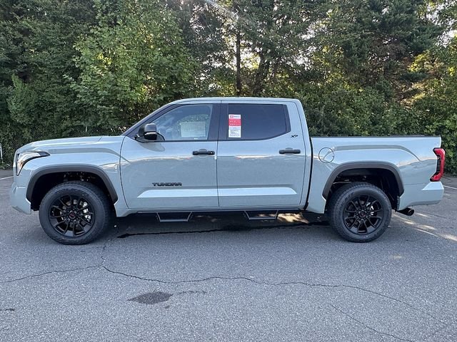 New 2026 Lunar Rock Toyota SR5 image 5